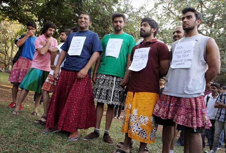 5-men-in-India-stands-up-against-government