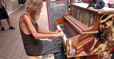 homeless-man-piano