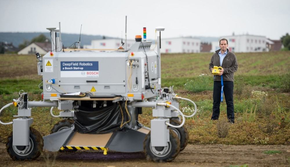 This Robot Can Effectively Kill Weeds, Ending The Need For Herbicide Use On Crops