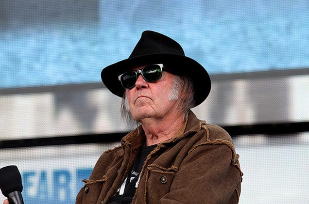 Neil Young Snubs Donald Trump By Dedicating His Song “Rockin’ In The Free World” To Bernie Sanders