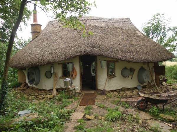 This Charming Cob Home Was Built By Hand And Cost Only $250 [Watch]