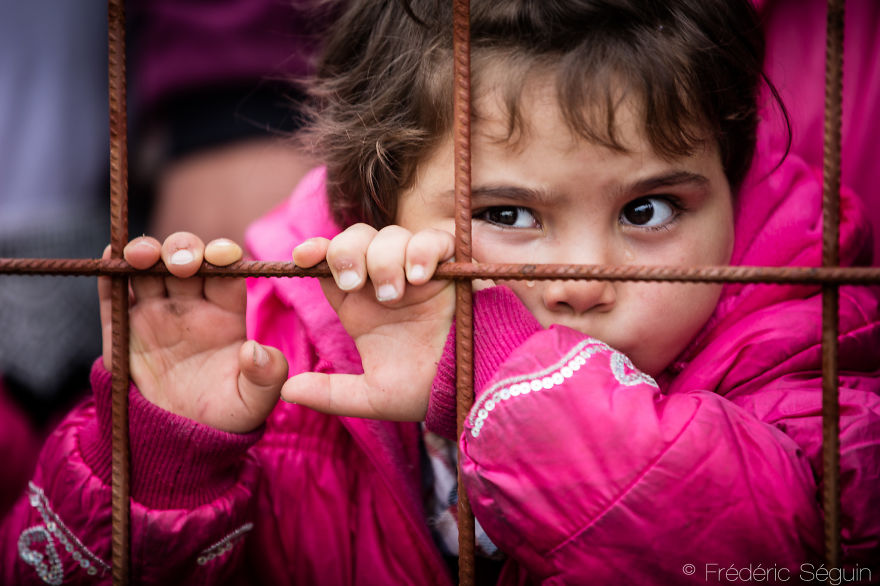 28 Heartbreaking Photos Of Refugees Traveling From Syria To Berlin