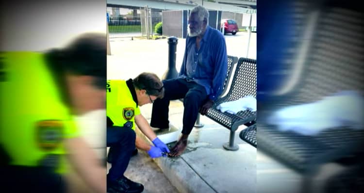 Officers Help Blind Homeless Man By Washing His Feet And Finding Him Housing [Watch]