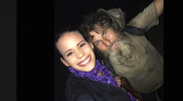 Homeless Man Offers To Buy College Student’s Bus Ticket With Last $4