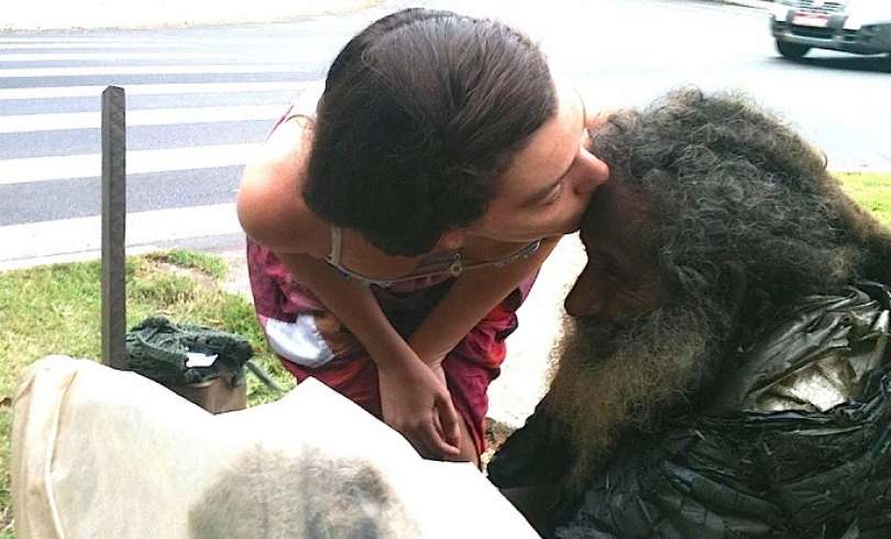 Every Day, She Said ‘Hello’ to This Homeless Man. Then One Day, He Handed Her A Piece Of Paper…