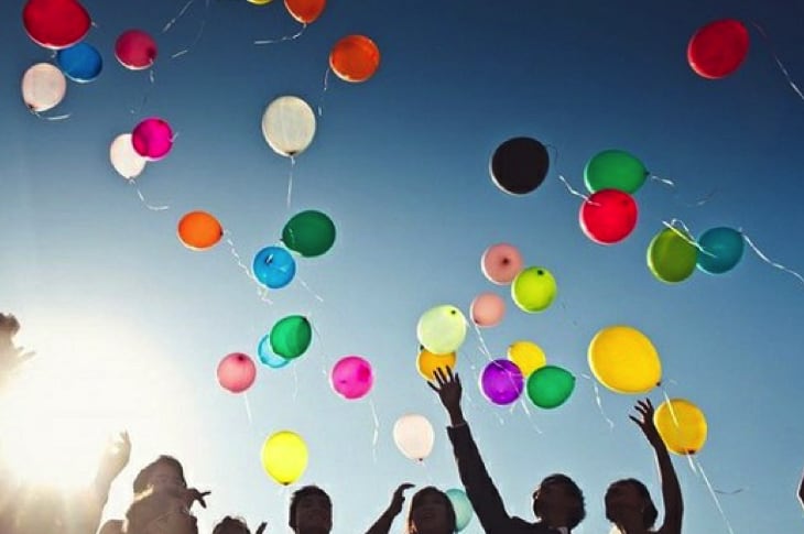 Releasing Celebratory Balloons Kills Wildlife, So Try One Of These Beautiful Alternatives Instead