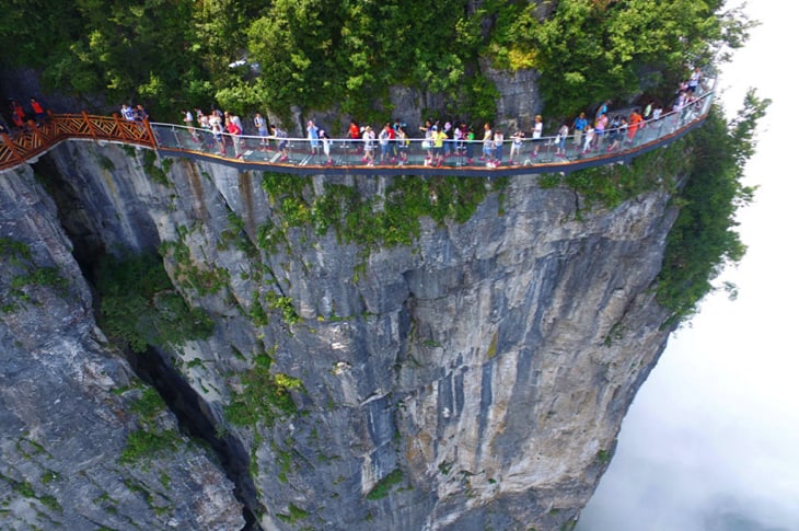 China Opens Mile-High Glass Skywalk And Just Looking At The Photos Will Terrify You
