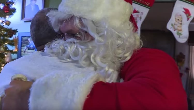 Secret Santa Buys Foreclosed Home, Gifts It Back To Former Family [Watch]