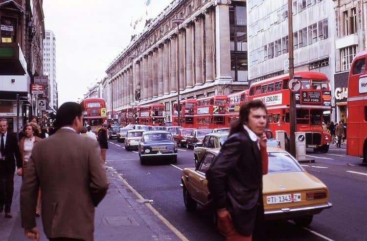 Unknown Photographer’s Color Photos Of London In The 1970’s Are Entrancing