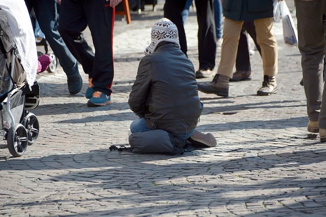 https://pixabay.com/en/beggars-homeless-street-child-1233291/