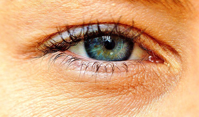 https://pixabay.com/en/eye-blue-grey-close-eyelashes-2323146/
