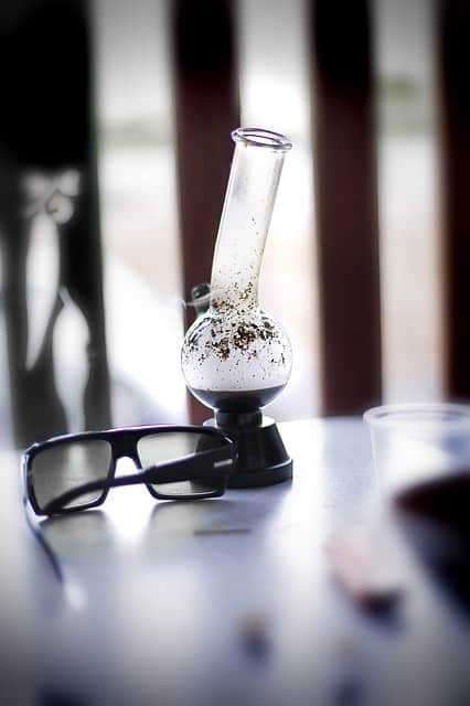 https://pixabay.com/en/bong-glasses-drugs-pot-weed-smoke-170932/