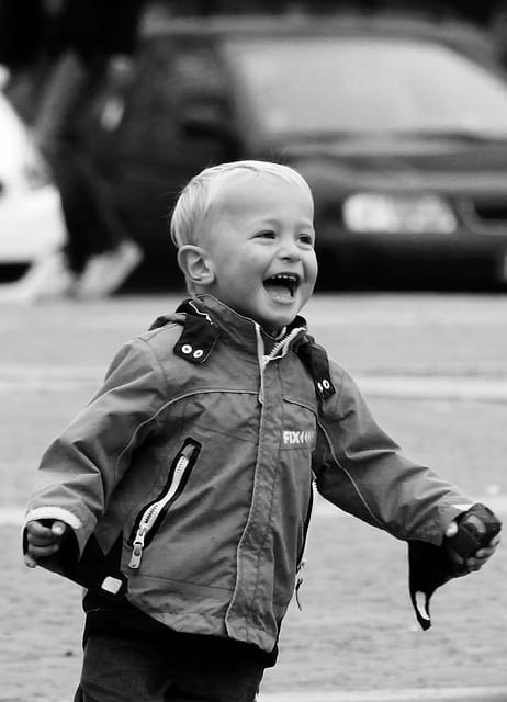 https://pixabay.com/en/laughter-fun-happiness-boy-child-449781/
