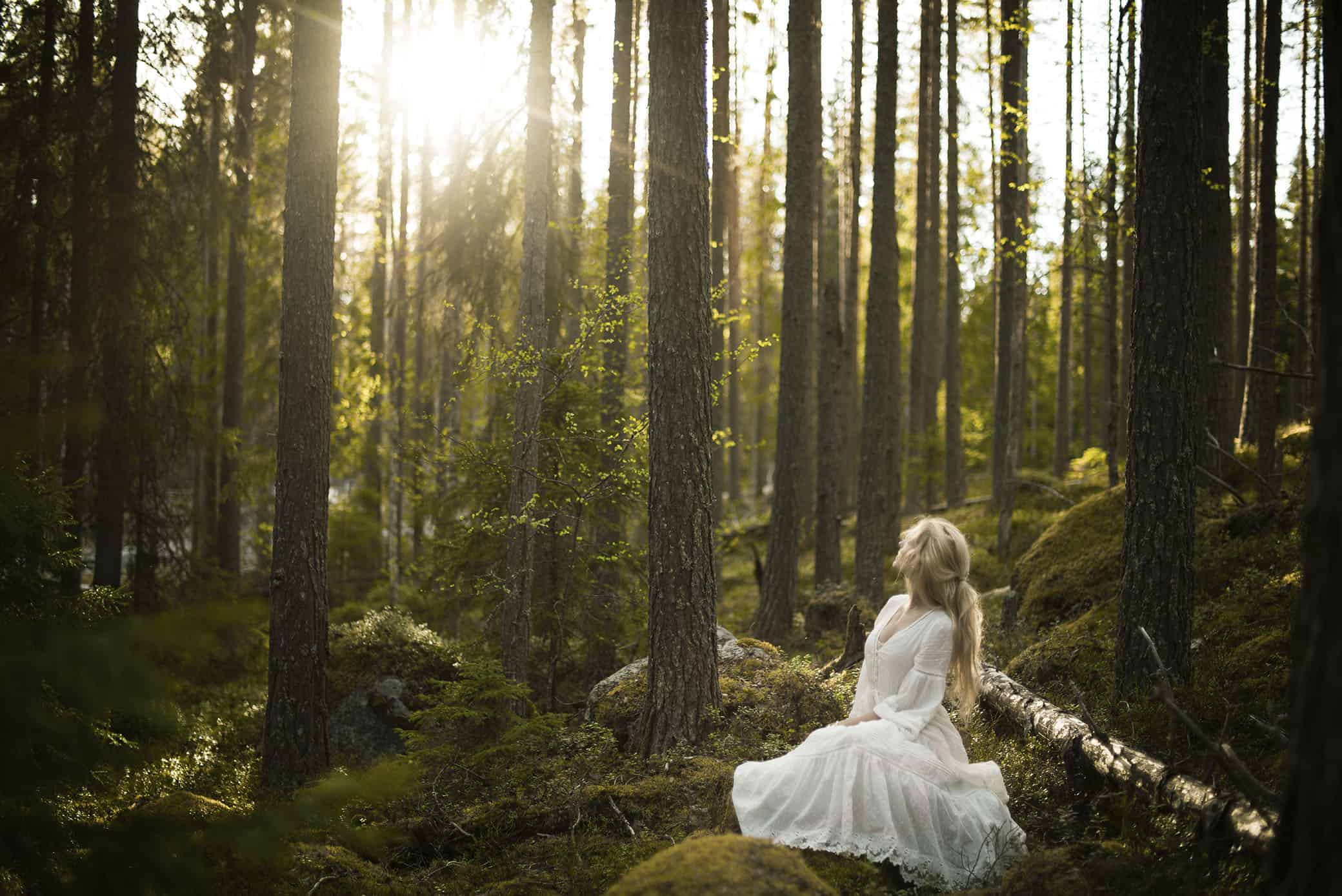 Fairy-Like Scandinavian Woman Sings In Her Hauntingly Beautiful Voice To Summon Gentle Beasts
