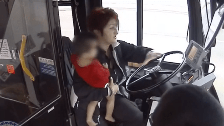 Baby Walking Alone And Barefoot In Milwaukee Is Rescued By Compassionate Bus Driver