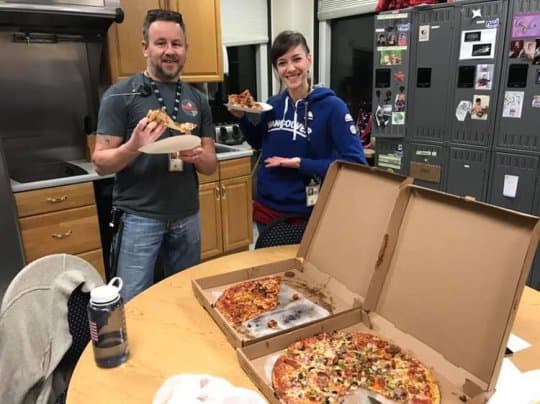 Canadian Air Traffic Controllers Show Solidarity By Giving Pizza To Their U.S. Counterparts