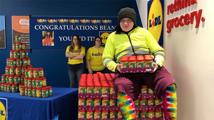 15-year-old With Autism Wins A Lifetime Supply Of Peanut Butter and Shares It With Government Workers
