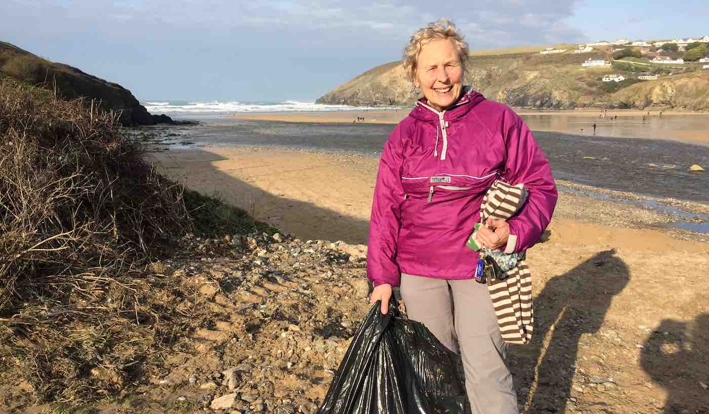 70-Year-Old Environment Warrior Grandma Cleans 52 Beaches All Over The UK And She Doesn’t Stop There