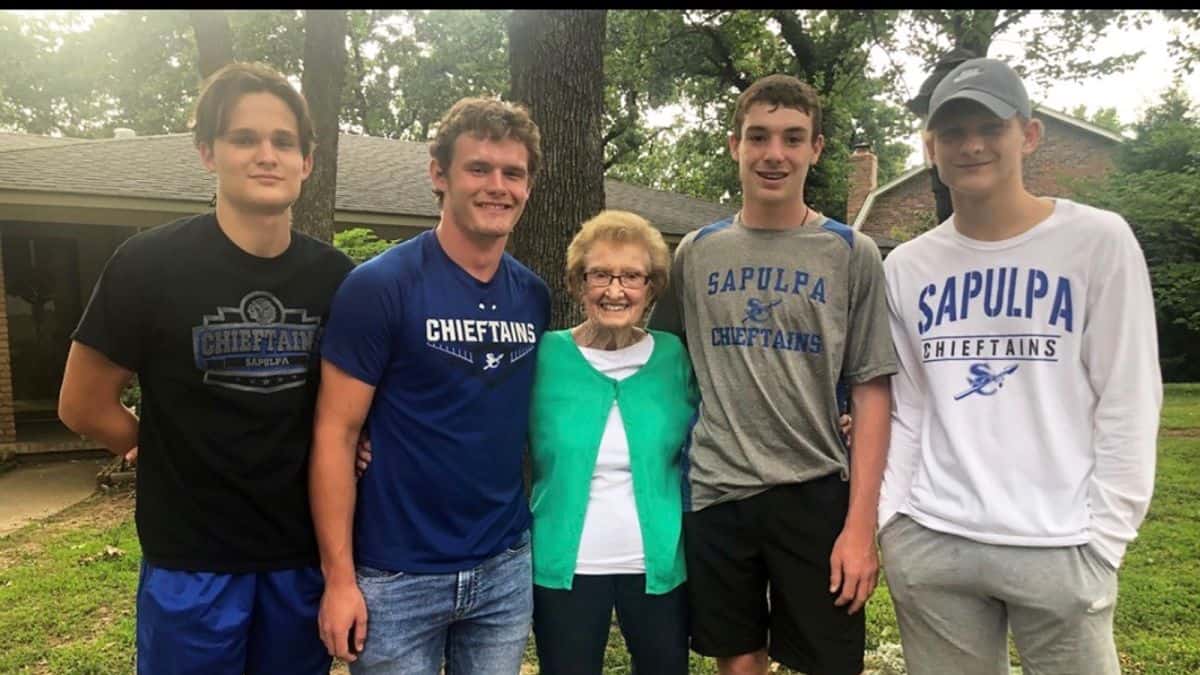 4 Teenage Heroes Break Down Doors Of Nearby House To Rescue Their 90-Year-Old Neighbour