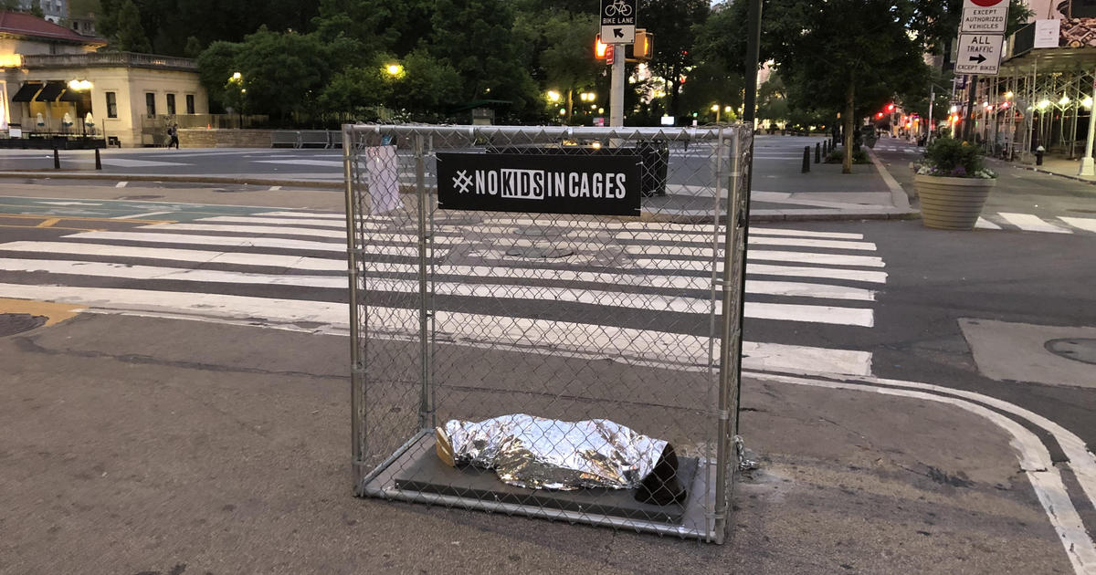 Guerrilla – Art Installations Of Children In Cages Were Distributed All Over NYC To Show Americans The Reality Of Immigrants In Detention Centers, And It Turned Viral