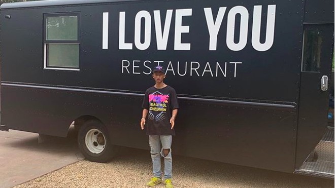 Jaden Smith Feeds The Homeless In LA Through A Pop-Up Vegan Food Truck
