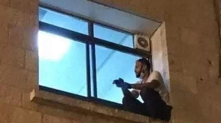 Palestinian Man Scales Wall Of Hospital Every Night To Spend His Mother’s Dying Breaths As She Suffers From COVID-19