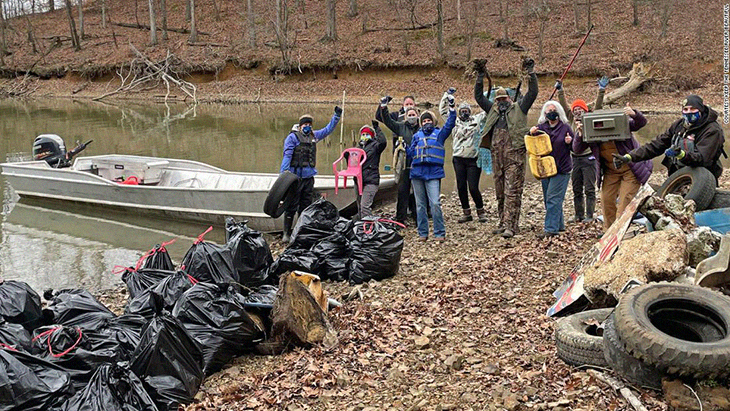 Over 9,000 Pounds Of Garbage Removed From One Of The Dirtiest US Rivers By Volunteers