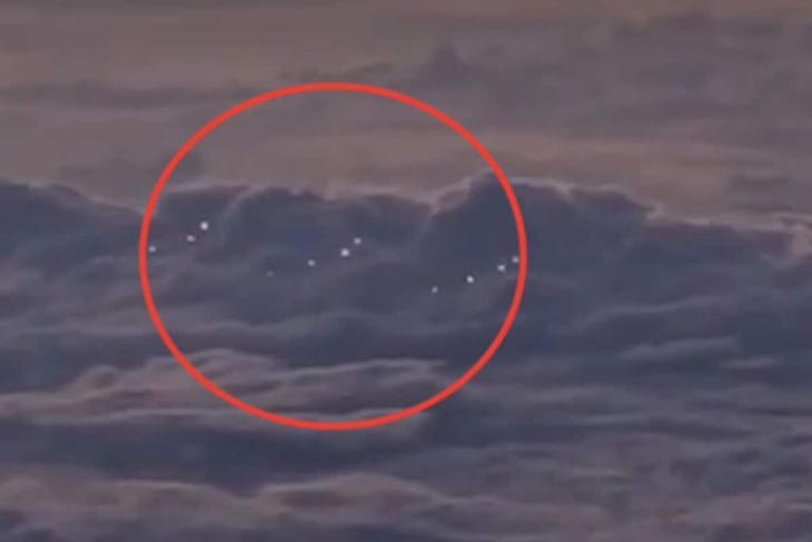 Evidence Of UFO Fleet Hovering Over The Pacific As Caught By Plane’s Pilot