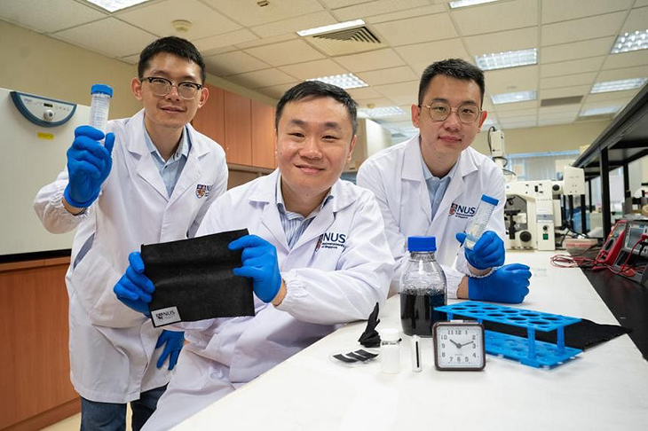 Ultra-Thin Battery That Gets Its Energy From Air Moisture Is Under Development