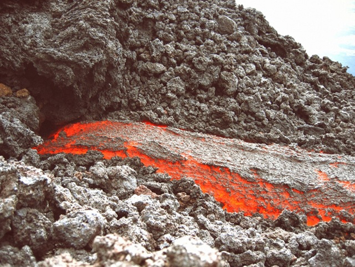 New Method Using Volcanic Rock Dust Introduced By New Company To Capture Carbon