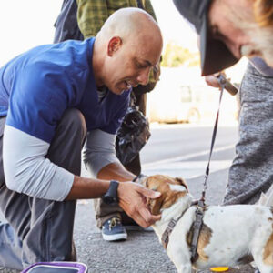 This Veterinarian Walks The Streets Of L.A.’s Skid Row To Help Dogs Of Homeless People